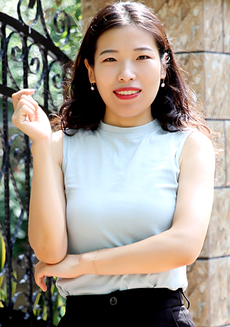 Gorgeous profiles only: member  Pingping(Roderica) from Beijing