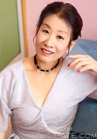 Hundreds of gorgeous pictures: gorgeous Asian dating partner Qiaohua from Nanchang