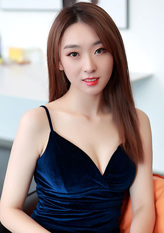 Date the member of your dreams: young Asian profile Li from Chongqing