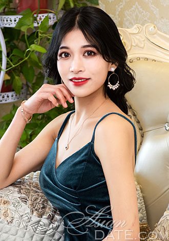 Gorgeous profiles only: member Yuting from Changsha