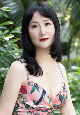 Gorgeous profiles pictures: Asian member friend Zixi from Shenzhen